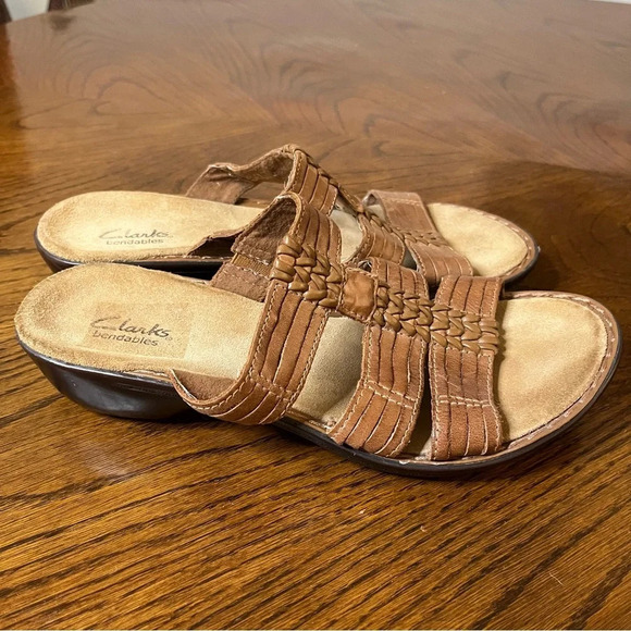CLARKS Bendables Brown Leather Strappy Sandals Slip On Women’s 7 - Picture 2 of 6